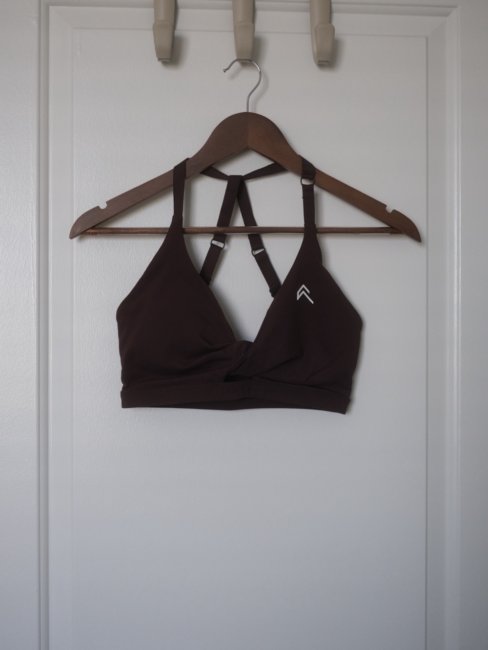 ONER ACTIVE Unified Twist Sports Bra - PLUM BROWN